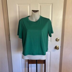 Size 6 Lululemon Cascadia Green Ultralight Waist-Length T-Shirt.  In EUC!